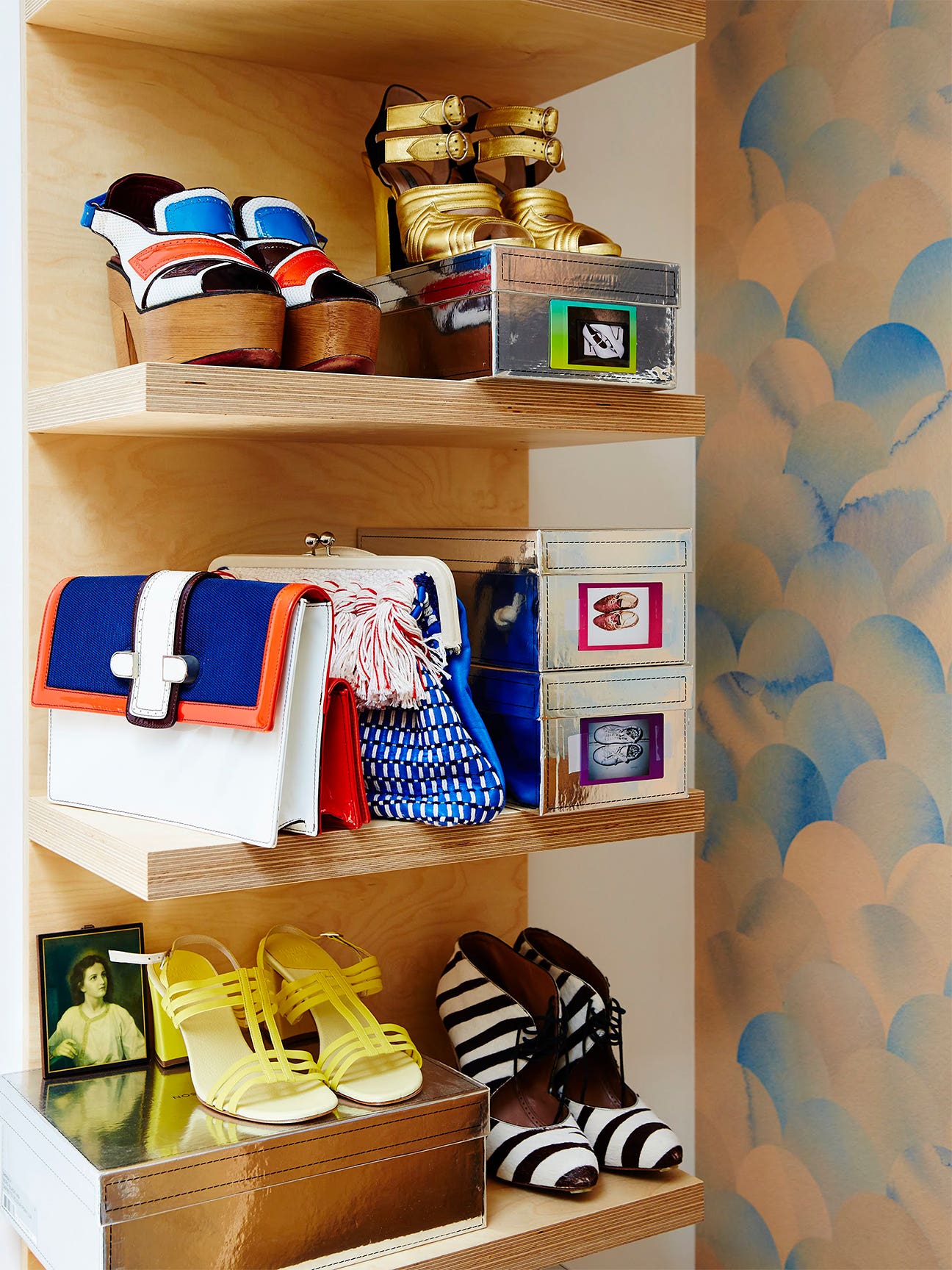 shoe wall shelf