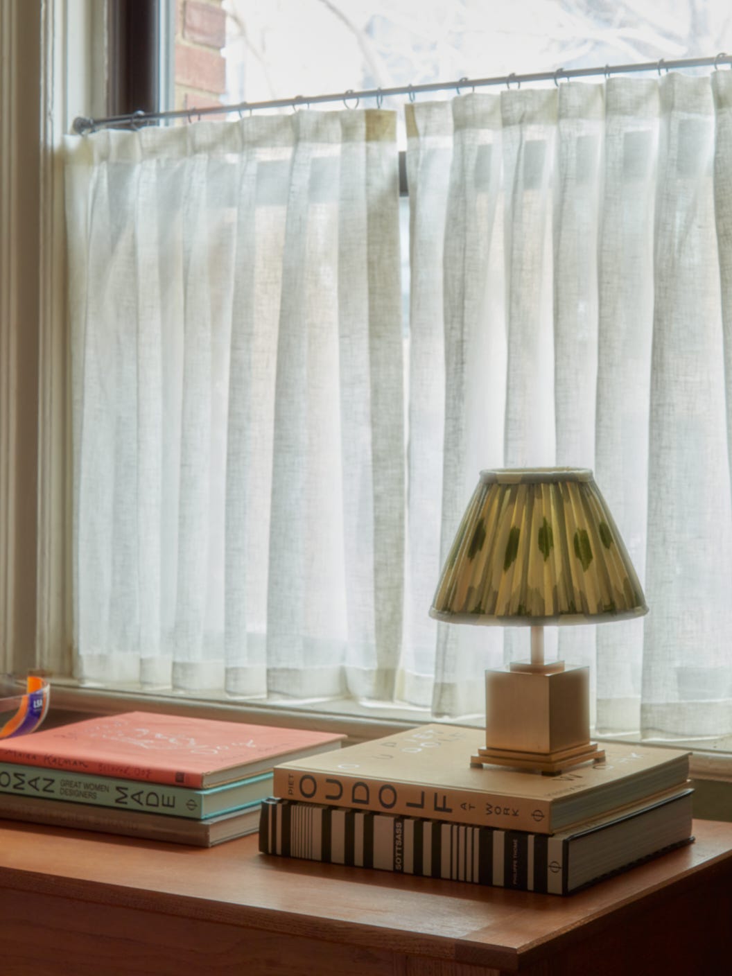 00-FEATURE-Everhem-Cafe-Curtains-Domino-09