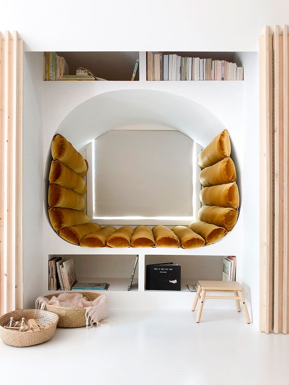 A 19-Foot-Long Amazon Rug Disguises Trap-Door Beds in This Play Zone Above the Garage