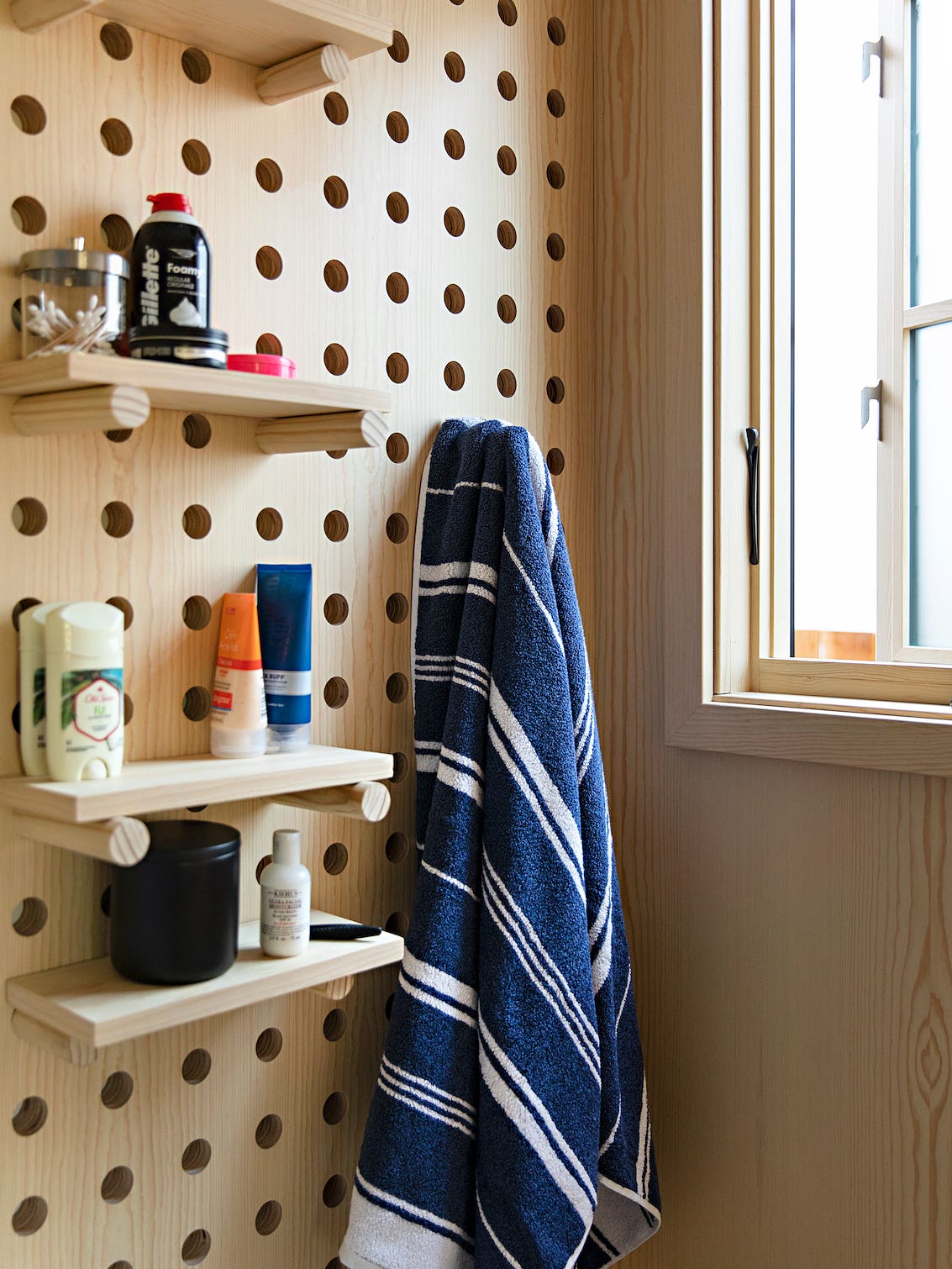 Teen Self-Care Starts With One of These Beachy-Cool Bathrooms, Preferably Clad in Tile