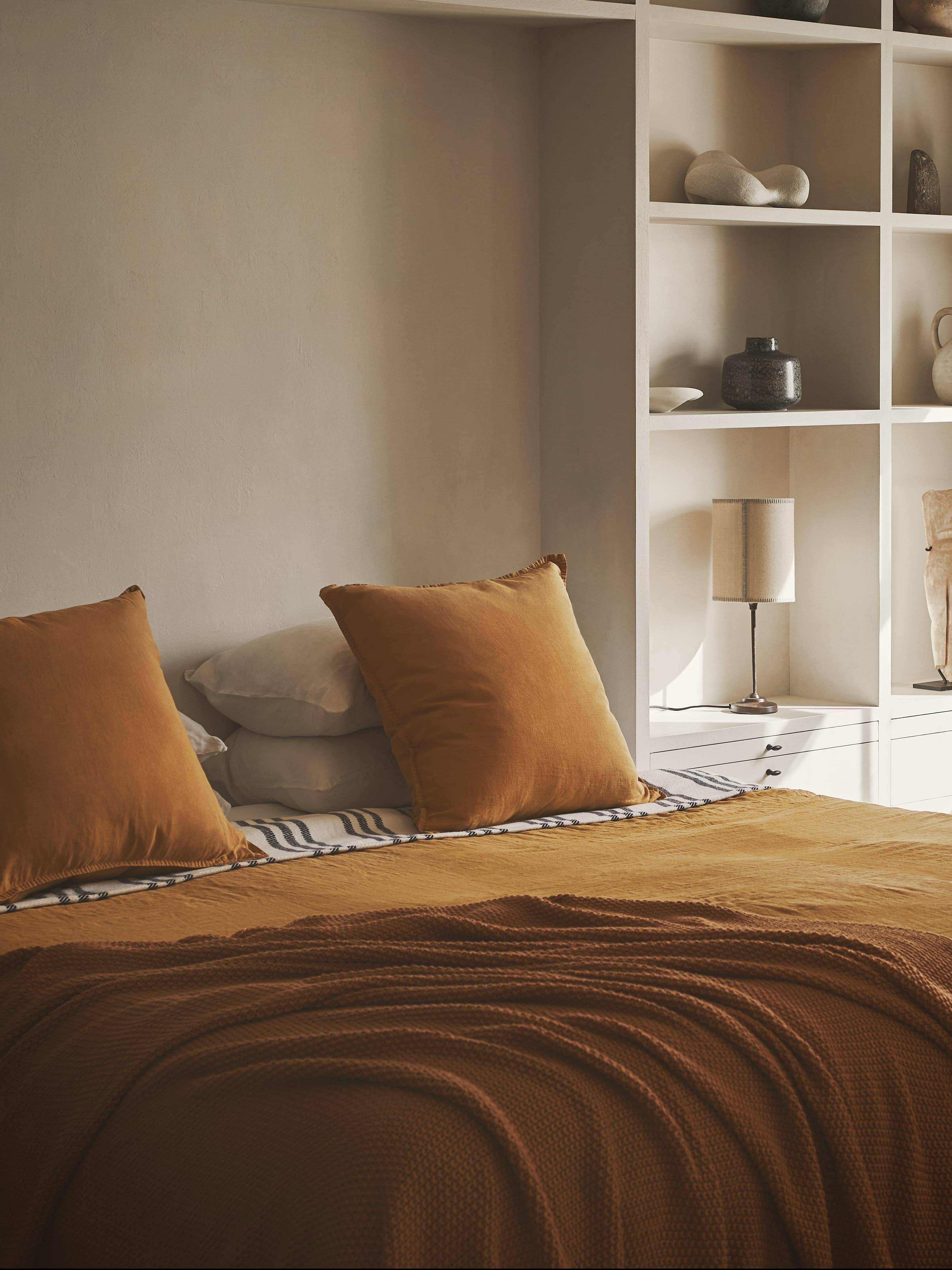 mustard-yellow-bedding-bedroom-design