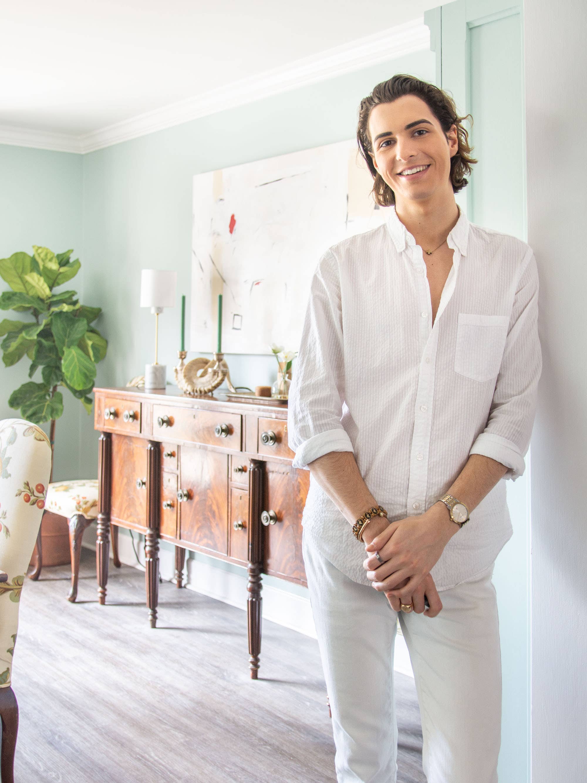 Yes, a 21-Year-Old Really Did Design This Antiques-Filled Dining Room