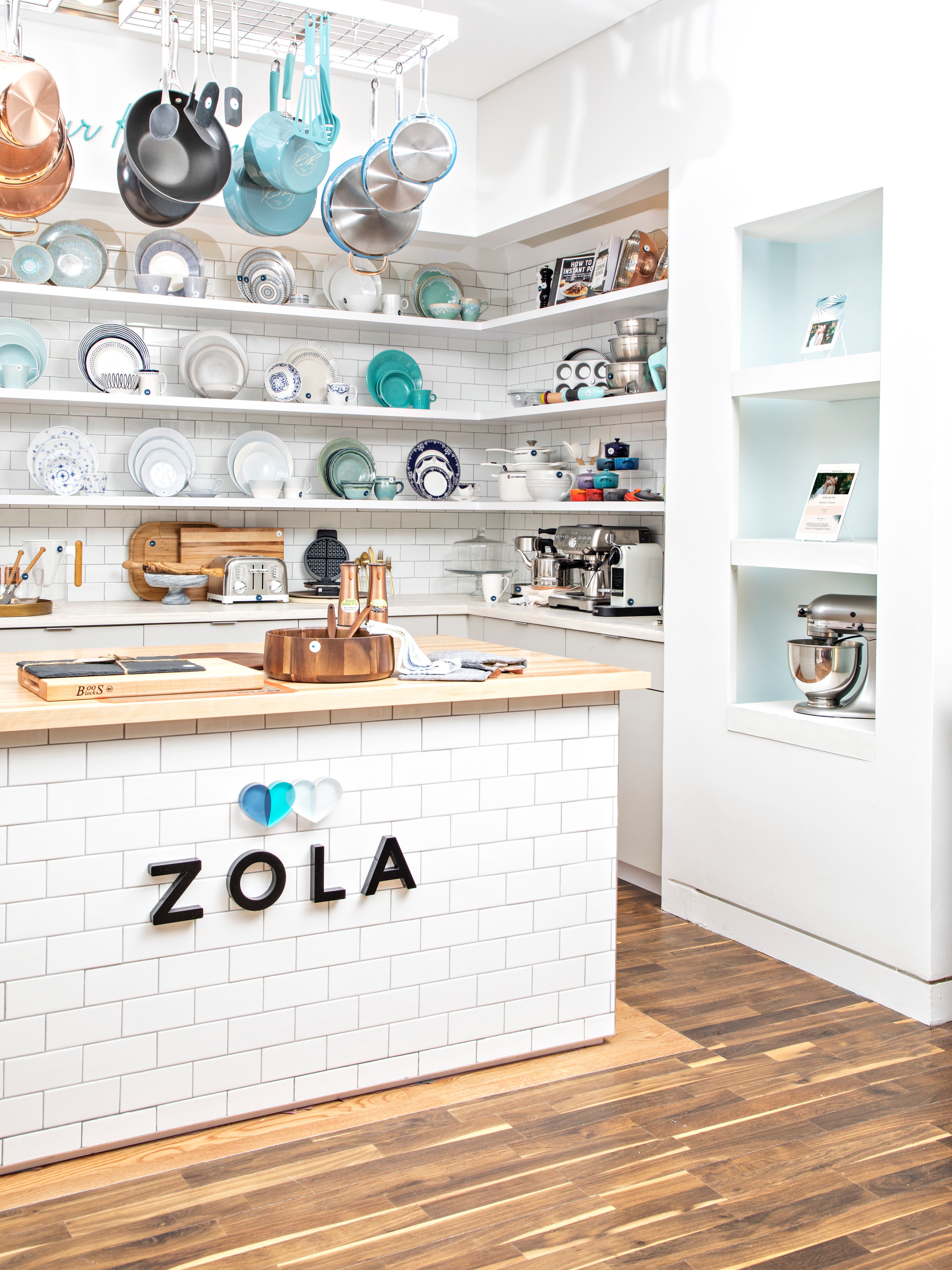 NYC’s New Wedding-Planning Store Has the Original Closet From “Clueless”