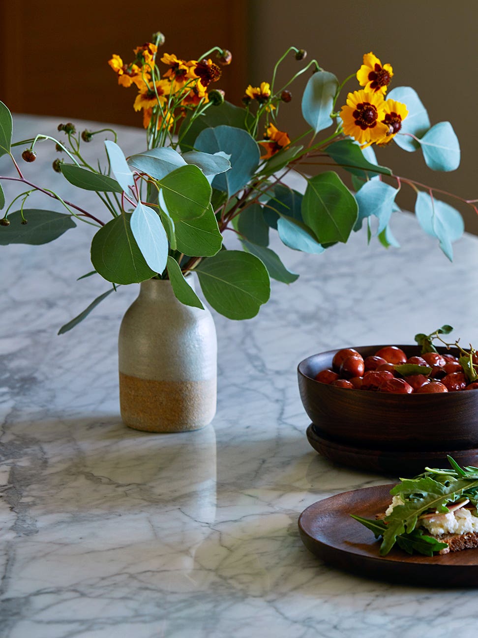 wooden plates and cups